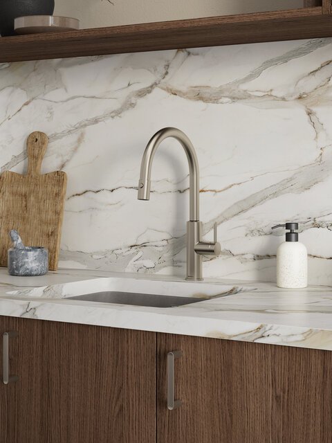 Kitchen mixer with pull-out spray steel