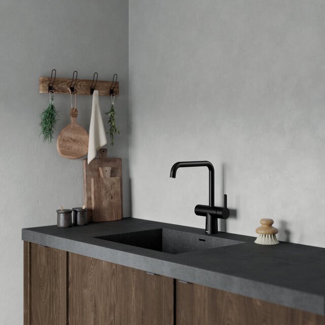 Touchless kitchen tap matt black