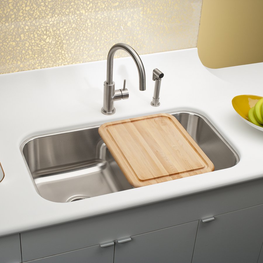 Lustertone® Classic Stainless Steel 32-1/2" x 18-1/8" x 9" Equal Double Bowl Undermount Sink with Aqua Divide