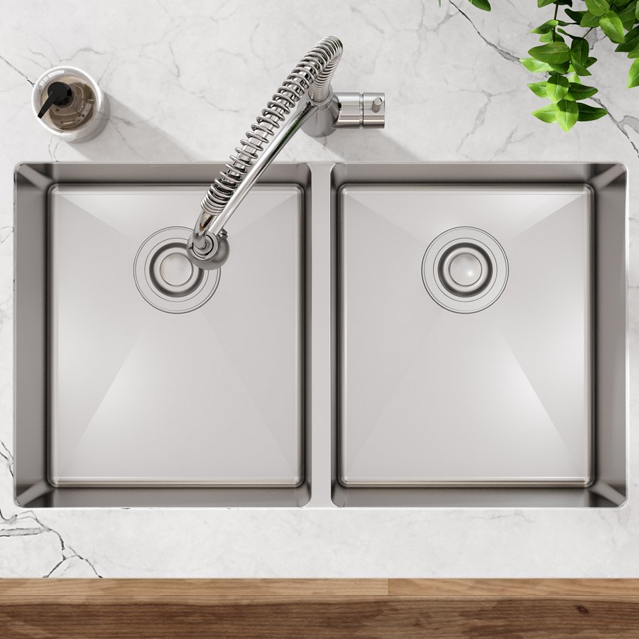 Crosstown® 18 Gauge Stainless Steel 31-1/2" x 18-1/2" x 9" Equal Double Bowl Undermount Sink
