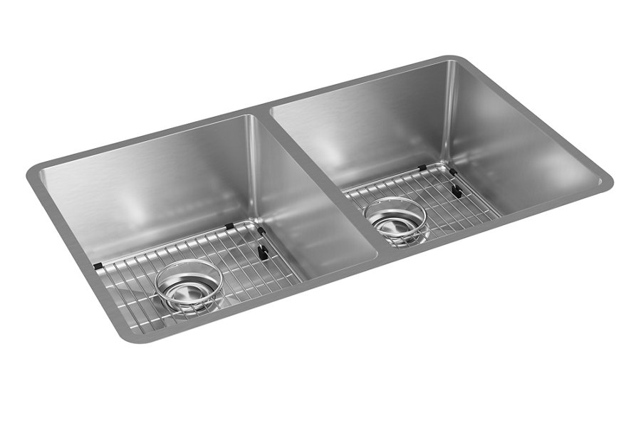 Crosstown® 18 Gauge Stainless Steel 31-1/2" x 18-1/2" x 9" Equal Double Bowl Undermount Sink Kit