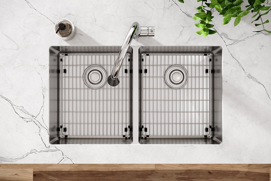 Crosstown® 18 Gauge Stainless Steel 31-1/2" x 18-1/2" x 9" Equal Double Bowl Undermount Sink Kit