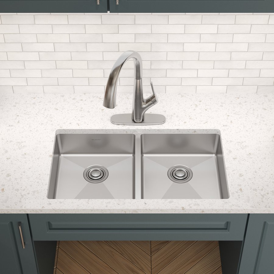 Crosstown® 18 Gauge Stainless Steel 31-1/2" x 18-1/2" x 5-1/2" Double Bowl Undermount Sink