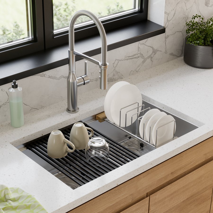 Crosstown® 18 Gauge Workstation Stainless Steel 31-1/2" x 18-1/2" x 9" Equal Double Bowl Sink Kit with Aqua Divide