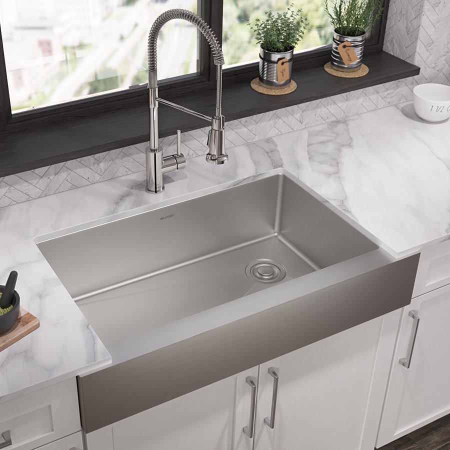 Crosstown® 18 Gauge Stainless Steel 35-7/8" x 20-1/4" x 9" Single Bowl Farmhouse Sink & Faucet Kit with Drain