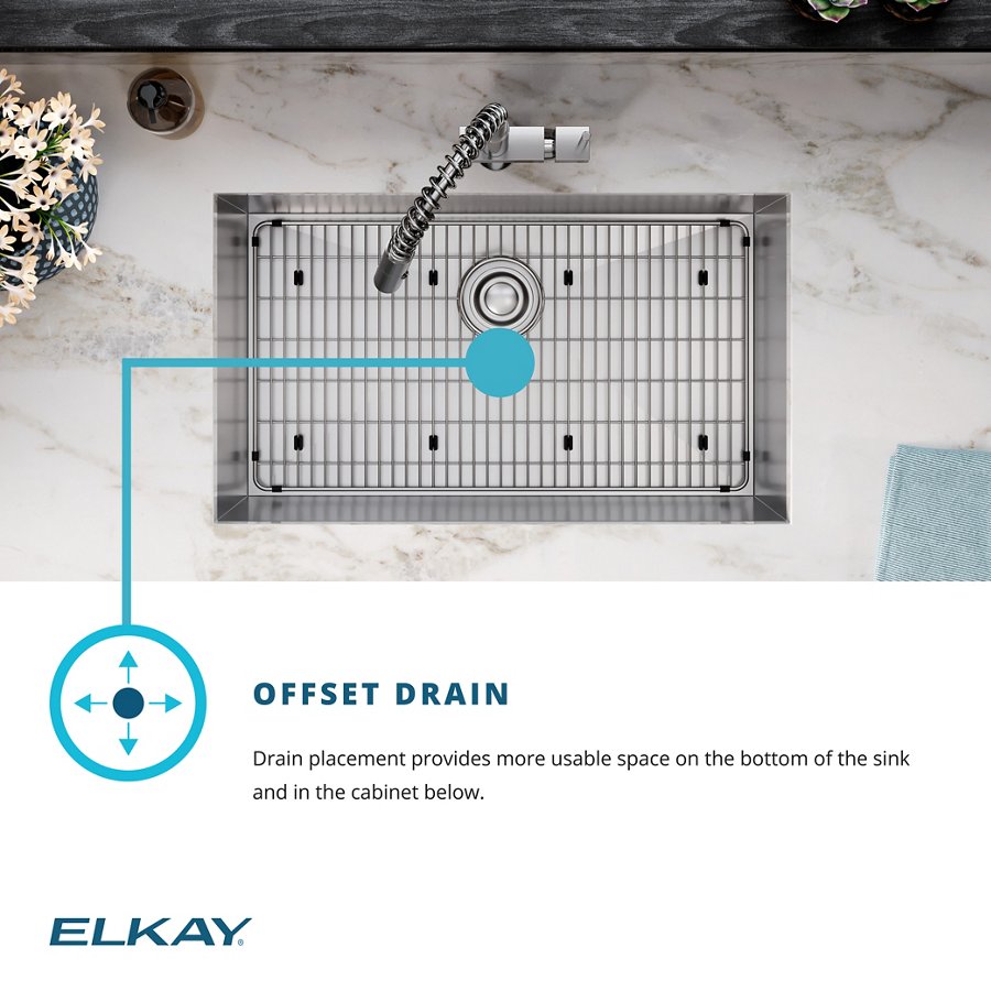 Crosstown® 18 Gauge Stainless Steel 35-7/8" x 20-1/4" x 9" Equal Double Bowl Farmhouse Sink with Aqua Divide