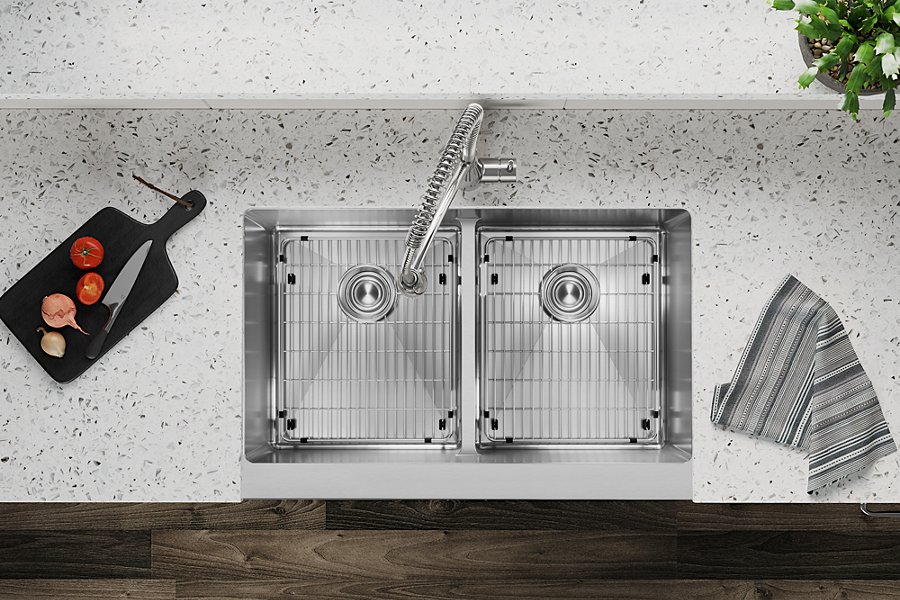 Crosstown® 18 Gauge Stainless Steel 35-7/8" x 20-1/4" x 9" Equal Double Bowl Farmhouse Sink Kit with Aqua Divide