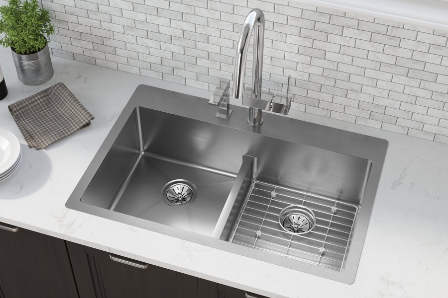 Crosstown® 18 Gauge Stainless Steel 33" x 22" x 9" Equal Double Bowl Dual Mount Sink Kit with Aqua Divide