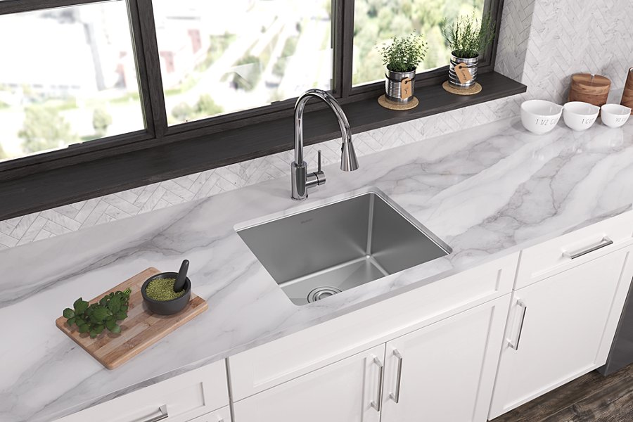 Crosstown® 16 Gauge Stainless Steel 21-1/2" x 18-1/2" x 10" Single Bowl Undermount Sink