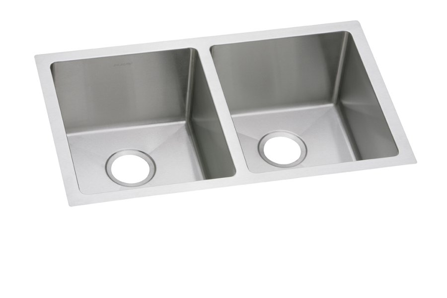 Crosstown® 16 Gauge Stainless Steel 30-3/4" x 18-1/2" x 10" Equal Double Bowl Undermount Sink