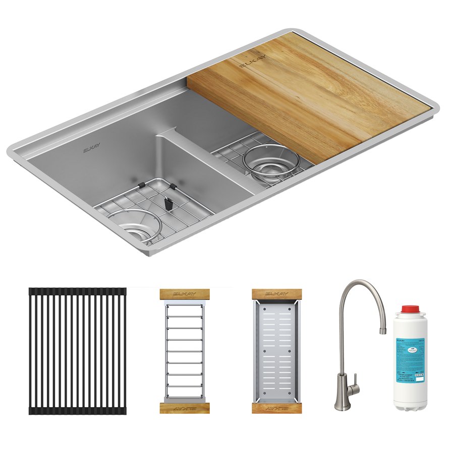Crosstown® 16 Gauge Workstation Stainless Steel 31-1/2" x 18-1/2" x 9" Equal Double Bowl Sink Kit with Aqua Divide and Filtered Beverage Faucet
