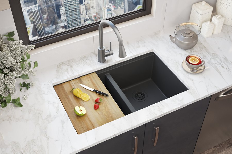 Quartz Classic 33" x 22" x 9-1/2" Equal Double Bowl Undermount Workstation Sink 4pc Kit