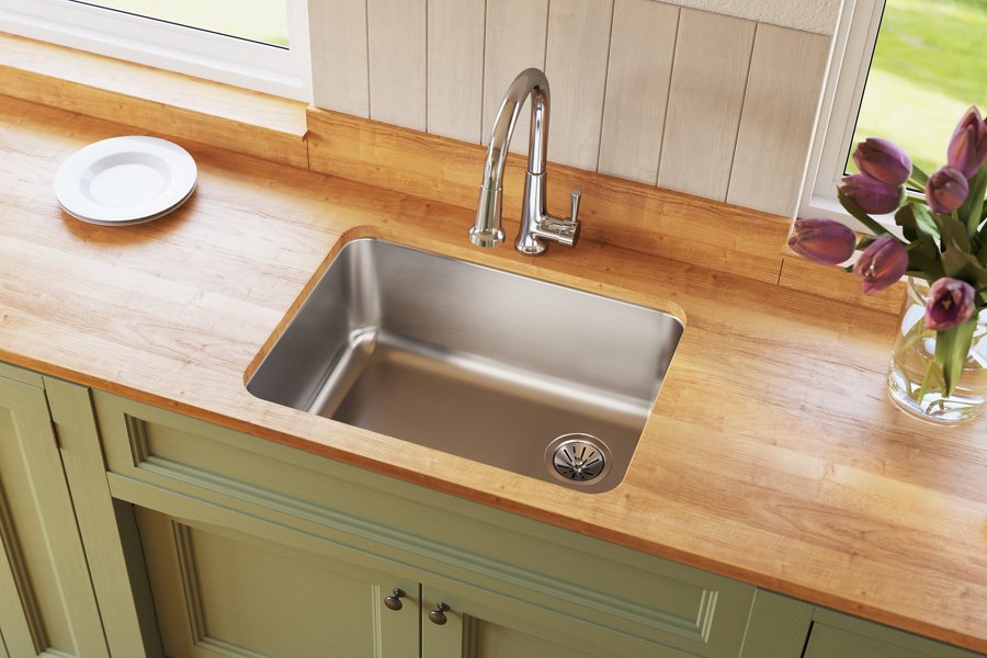 Lustertone® Classic Stainless Steel 25-1/2" x 19-1/4" x 10" Single Bowl Undermount Sink with Right Drain