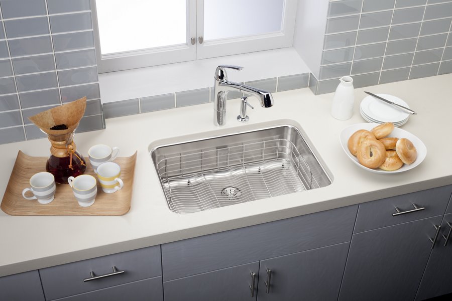 Lustertone® Classic Stainless Steel 26-1/2" x 18-1/2" x 8" Single Bowl Undermount Sink with Perfect Drain®