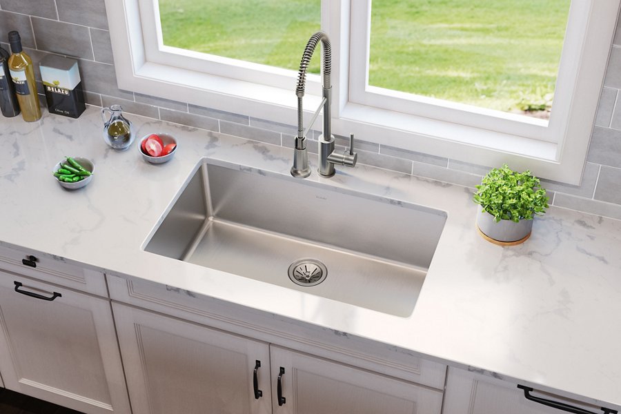 Lustertone Iconix® 18 Gauge Stainless Steel 32-1/2 x 19-1/2" x 9" Single Bowl Undermount Sink