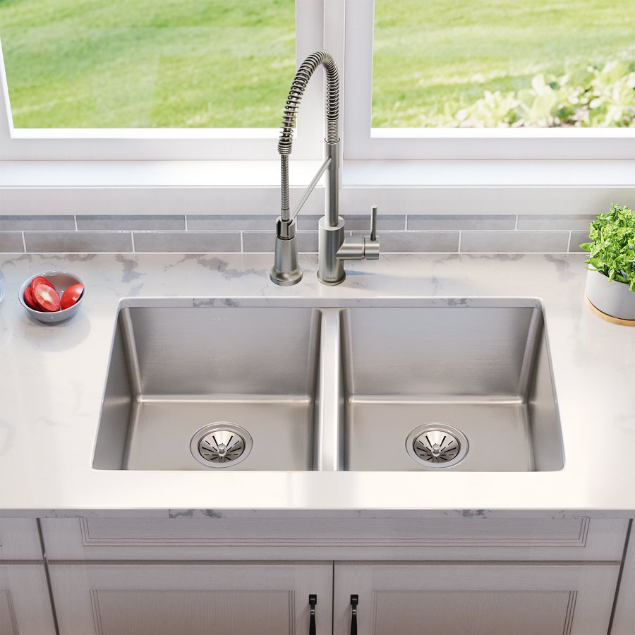 Lustertone Iconix® 18 Gauge Stainless Steel 32-3/4" x 19-1/2" x 9" Double Bowl Undermount Sink