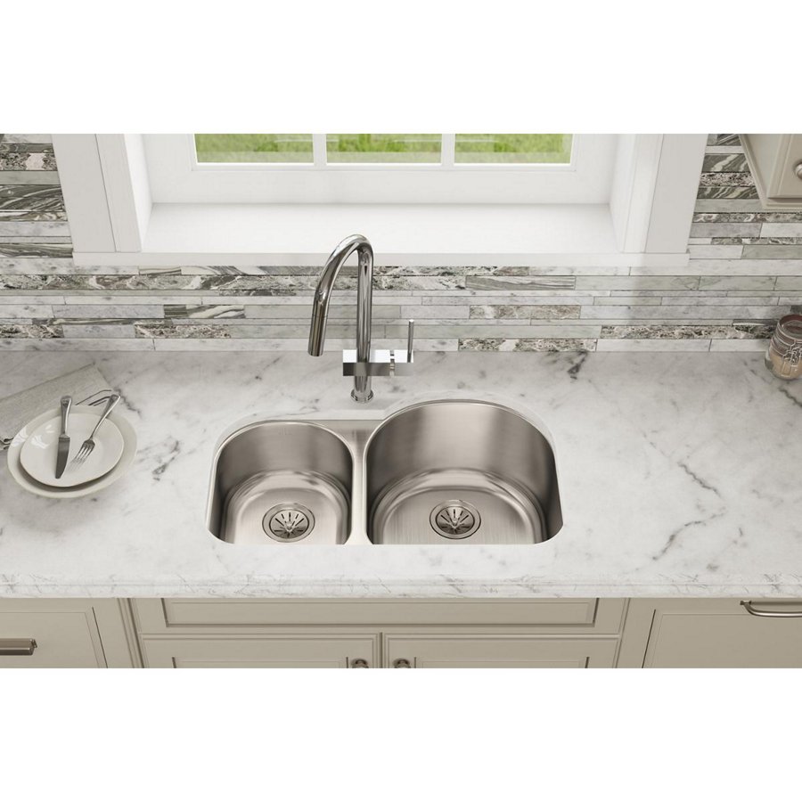 Lustertone® Classic Stainless Steel 31-1/4" x 20" x 10" Offset 40/60 Double Bowl Undermount Sink