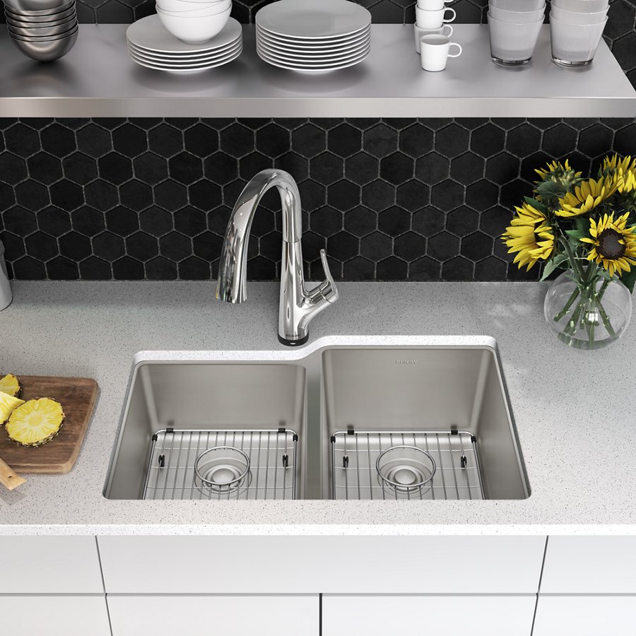 Lustertone Iconix® 18 Gauge Stainless Steel 31-1/4" x 20-1/2" x 9" Offset 40/60 Bowl Undermount Sink Kit w/Filter Faucet