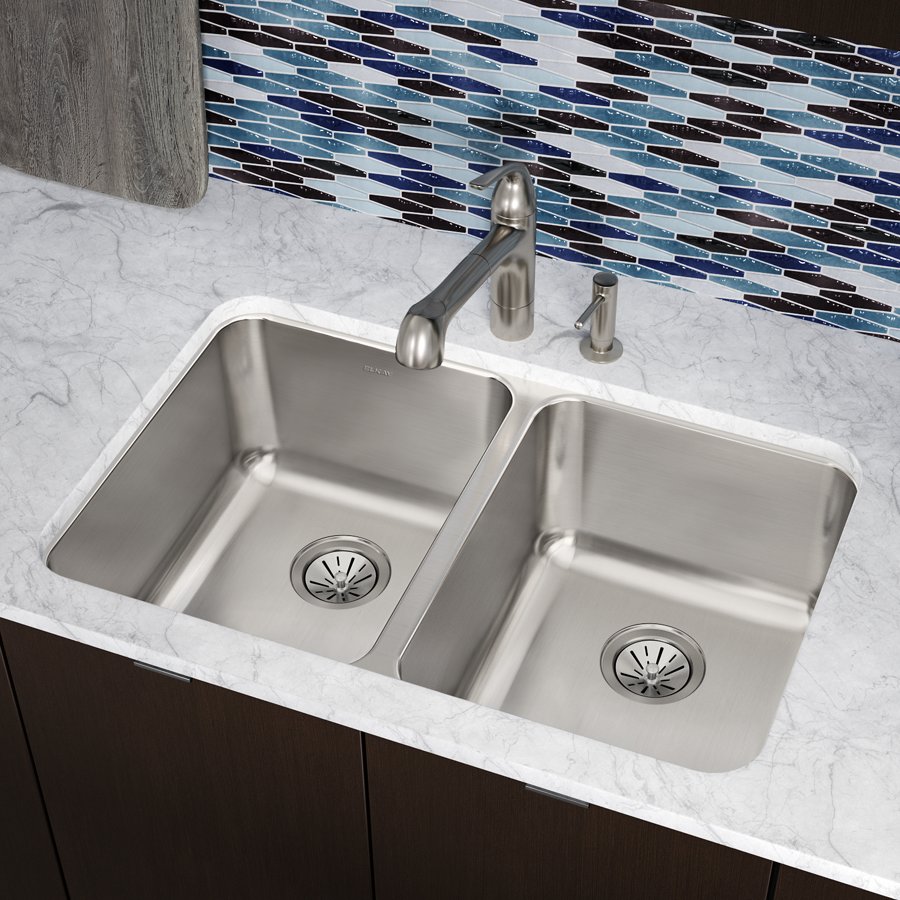 Lustertone® Classic Stainless Steel 31-1/4" x 20" x 9-7/8" Equal Double Bowl Undermount Sink