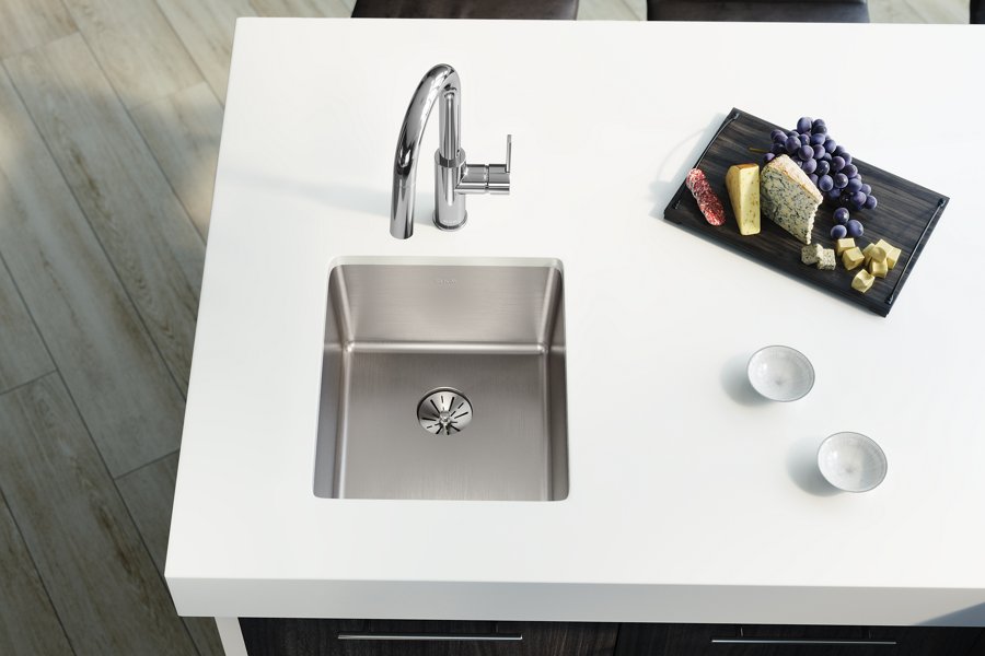 Lustertone Iconix® 16 Gauge Stainless Steel, 16" x 18-1/2" x 8" Single Bowl Undermount Sink with Perfect Drain®