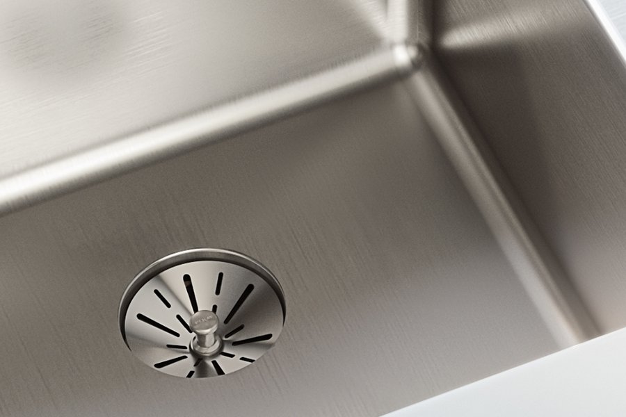 Lustertone Iconix® 16 Gauge Stainless Steel 31-1/4" x 20-1/2" x 9" Double Bowl Undermount Sink with Left Perfect Drain®