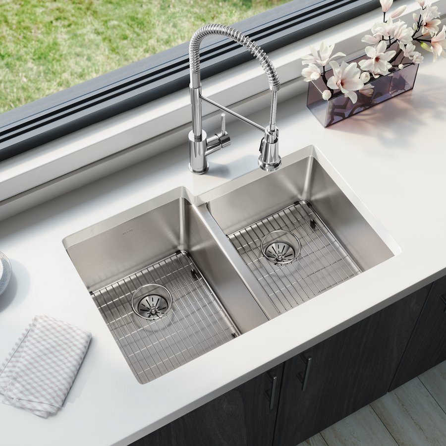 Lustertone Iconix® 16 Gauge Stainless Steel 31-1/4" x 20-1/2" x 9" Double Bowl Undermount Sink Kit with Right Perfect Drain®