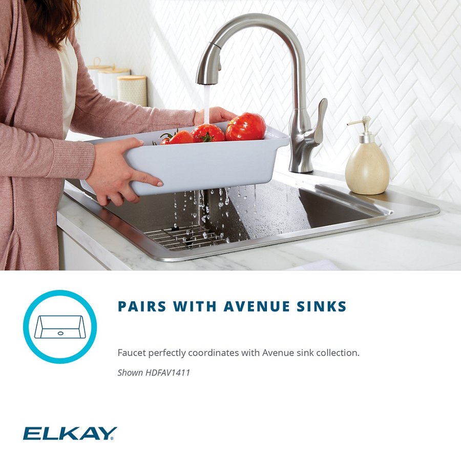 Avenue™ Single Hole Kitchen Faucet with Pull-down Spray and Lever Handle