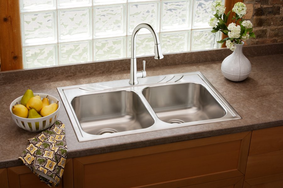 Everyday Single Hole Deck Mount Kitchen Faucet with Pull-down Spray Forward Only Lever Handle
